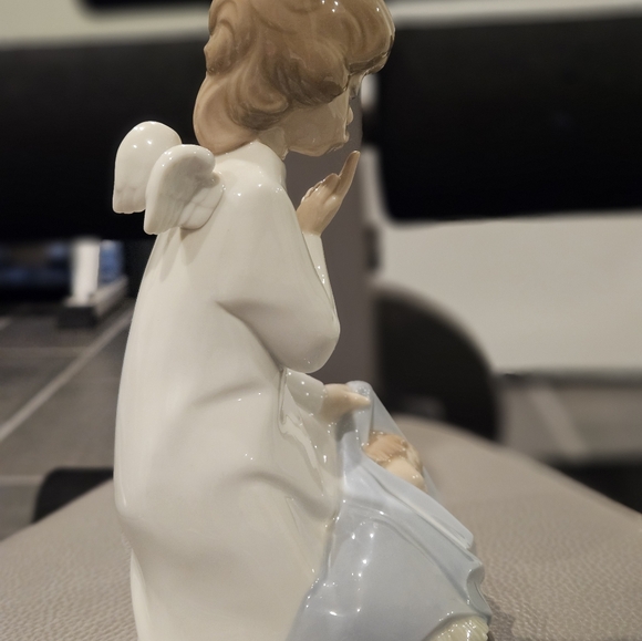 Vintage Lladro Blue & White Angel Watching Over Sleeping Child 7” Tall Collectib - Picture 11 of 13